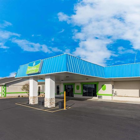 Surestay Hotel By Best Western Higginsville Exterior photo